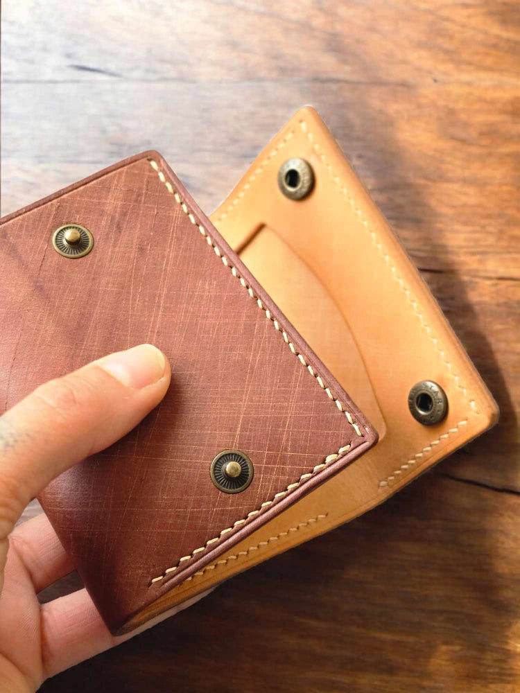 Ръчно изработен кожен портфейл Timber от естествена телешка кожа – стилен и издръжлив.