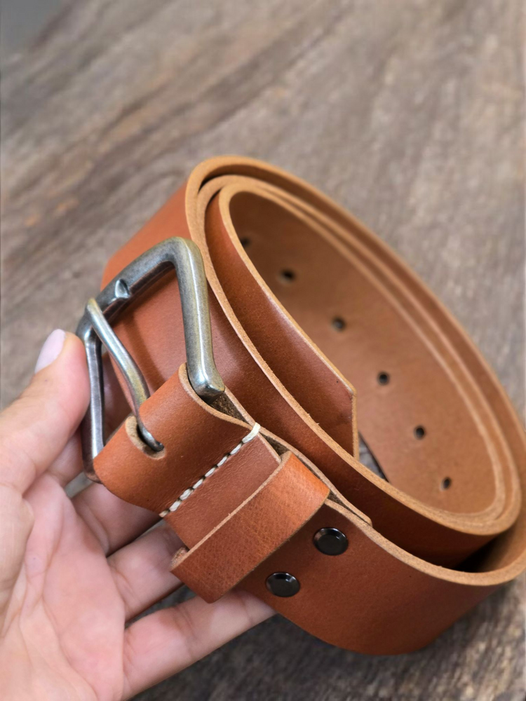 Foxtail ръчно изработен кожен колан – елегантност и устойчивост.