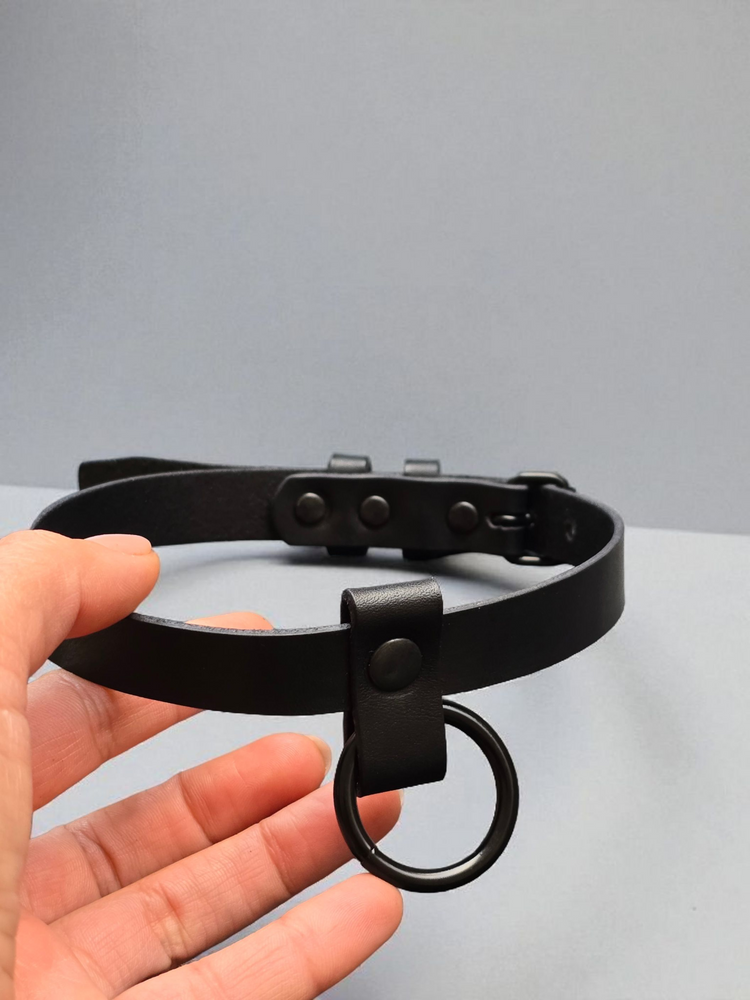 Ръчно изработен кожен нашийник – стил и индивидуалност във всеки детайл