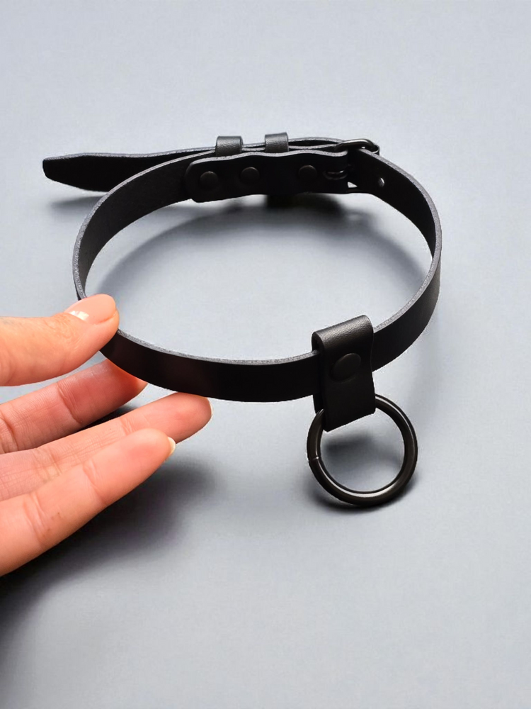 Ръчно изработен кожен нашийник – стил и индивидуалност във всеки детайл