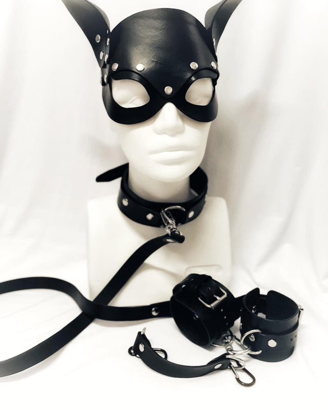 Кожен bdsm комплект черна мистерия с маска нашийник и белезници