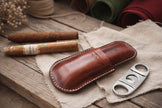 CigarVault кожен калъф за две пури затворен – резачка, Full Grain кожа, лого Handmade