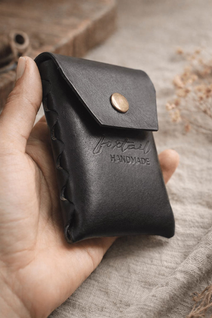 кожено калъфче от прегъната кожа без шев Abbys