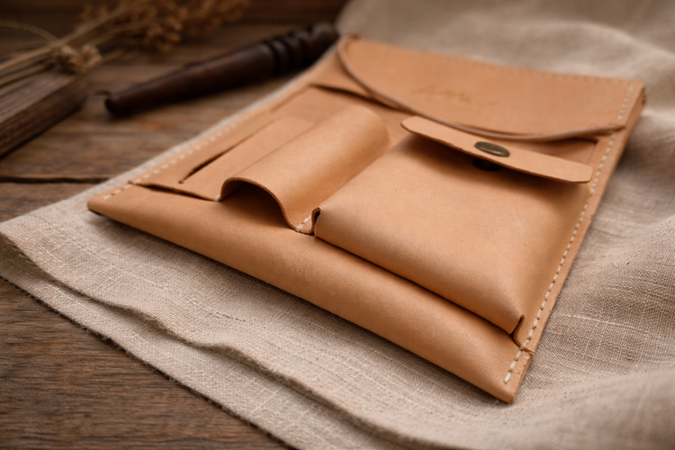 Детайл на кожен калъф за тютюн