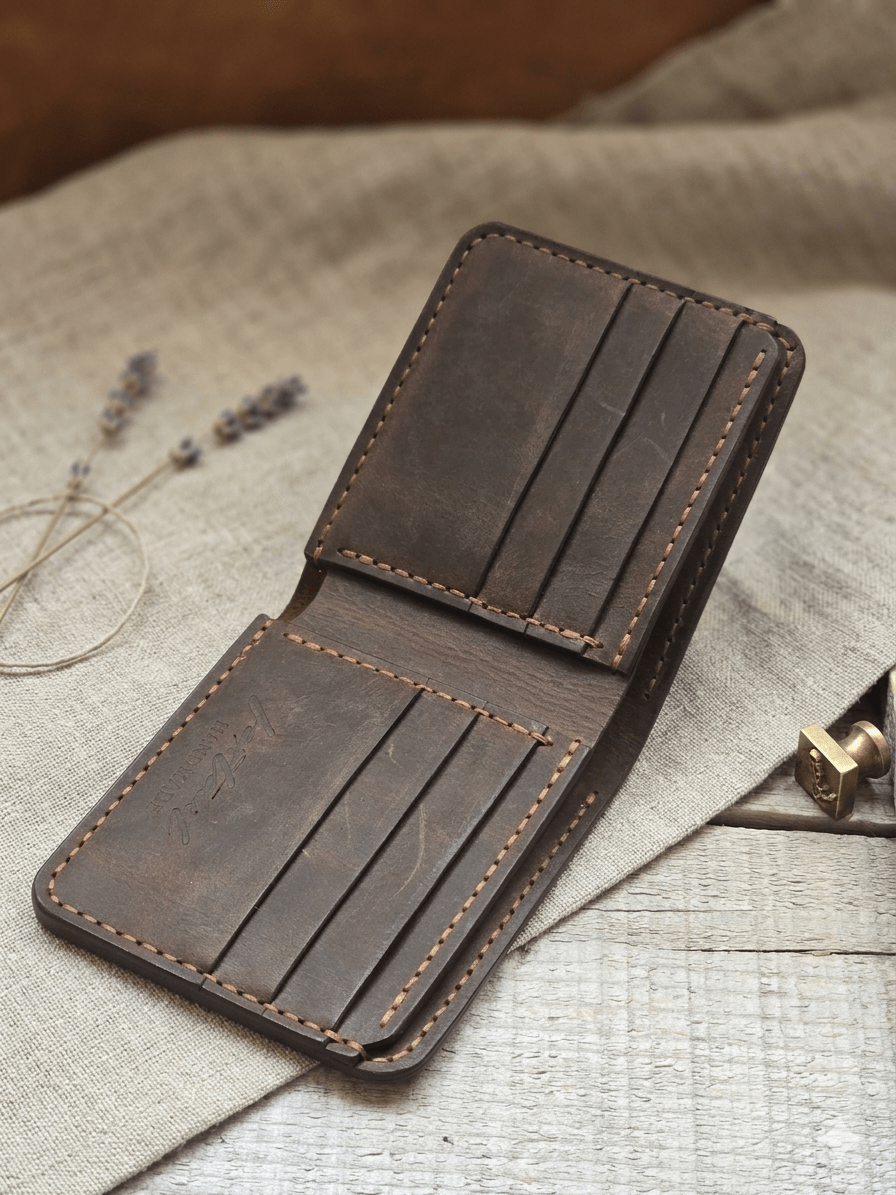Класически кожен портфейл с много отделения за карти – Aris - Foxtail Leather Goods