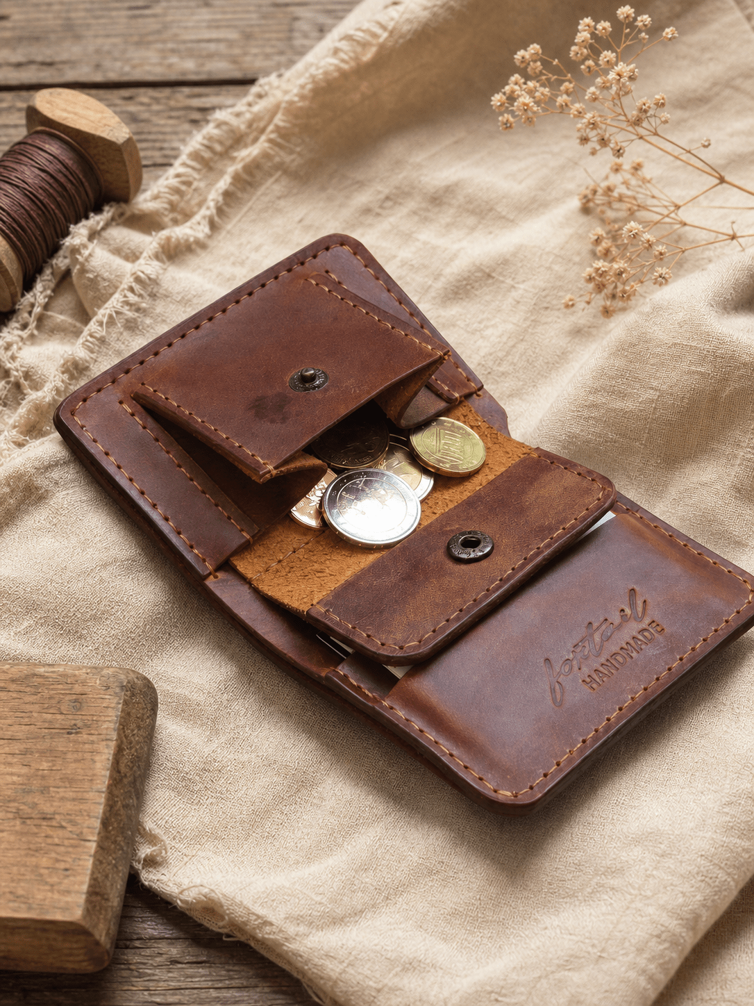 Малък кожен портфейл с монетник – Nest - Foxtail Leather Goods
