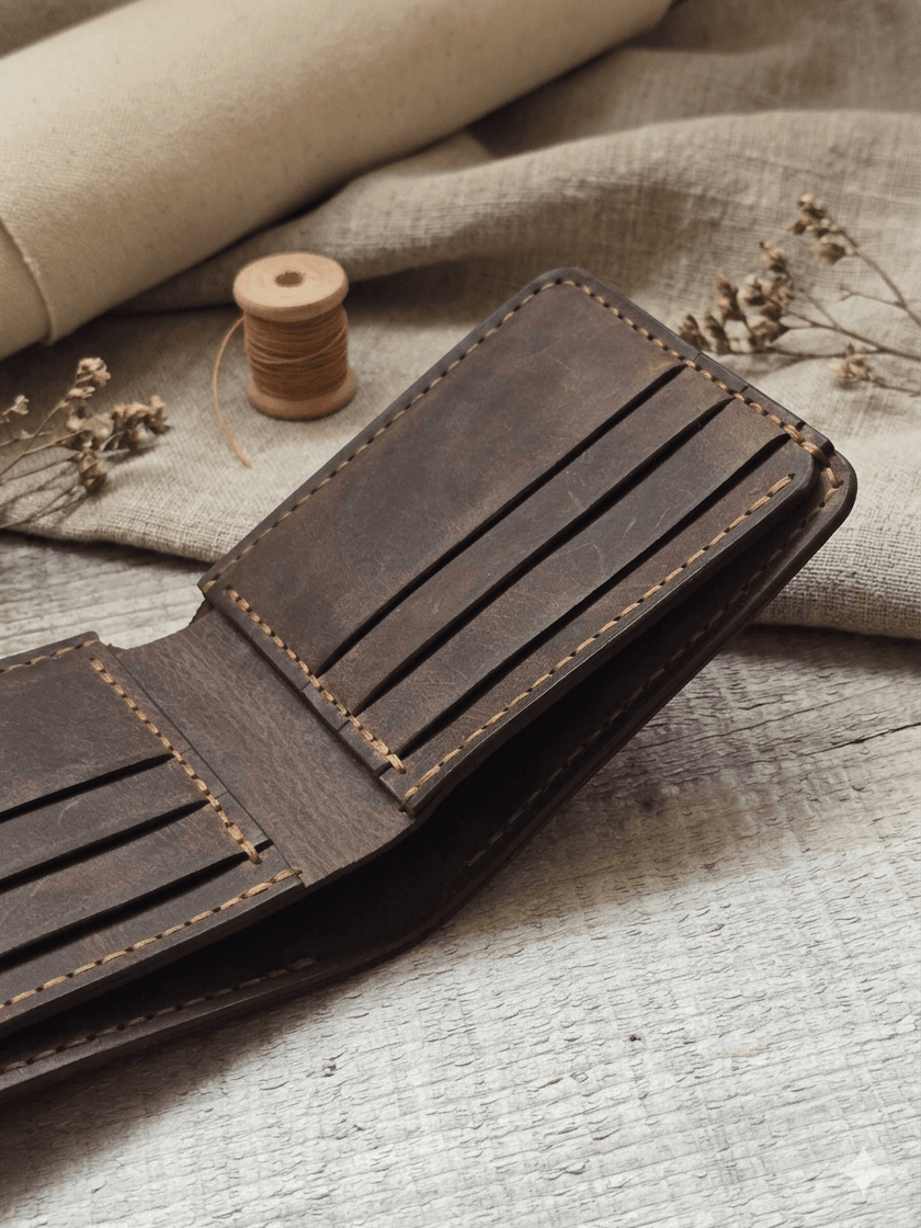 Класически кожен портфейл с много отделения за карти – Aris - Foxtail Leather Goods
