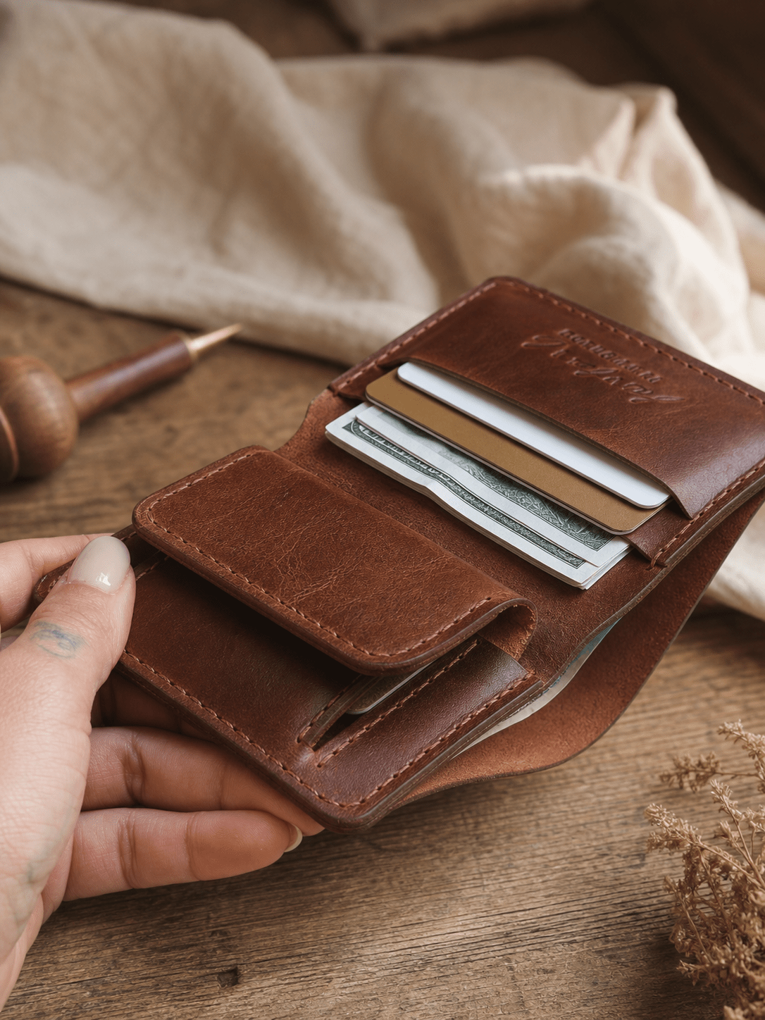 Малък кожен портфейл с монетник – Nest - Foxtail Leather Goods