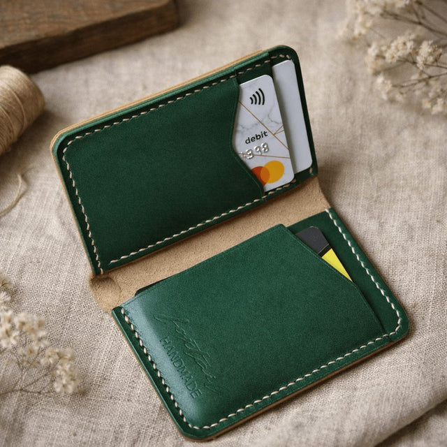 Слим портфейл Varlo отворен с отделения за карти