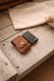 Кожен калъф за Zippo и черна Zippo запалка – Hero снимка, Full Grain кожа
